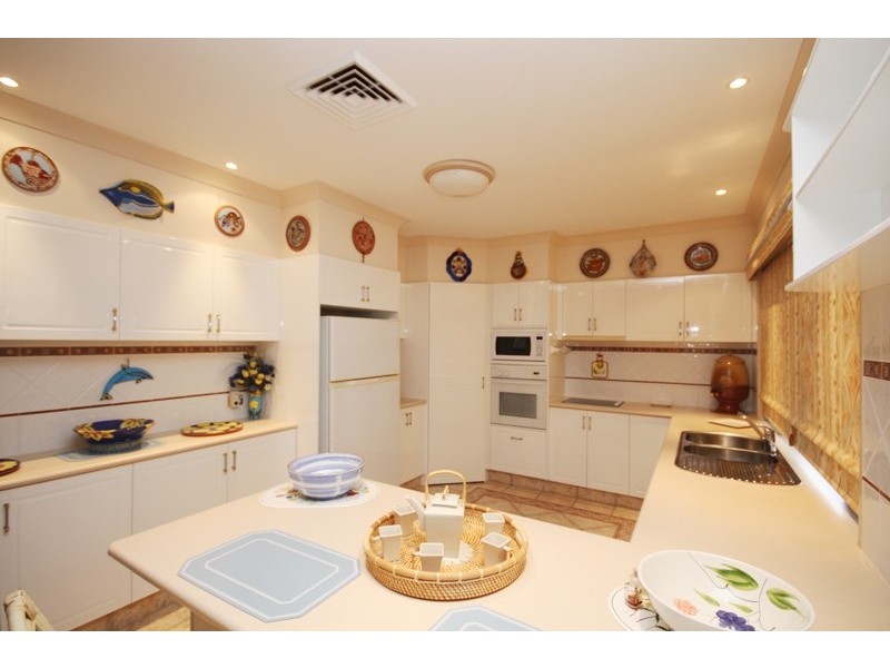 9 Kingston Heath, Robina QLD 4226