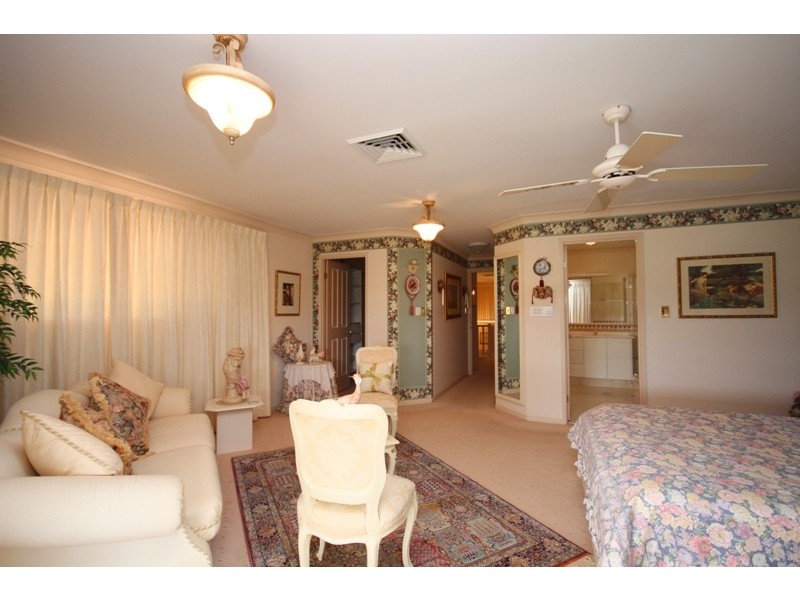 9 Kingston Heath, Robina QLD 4226