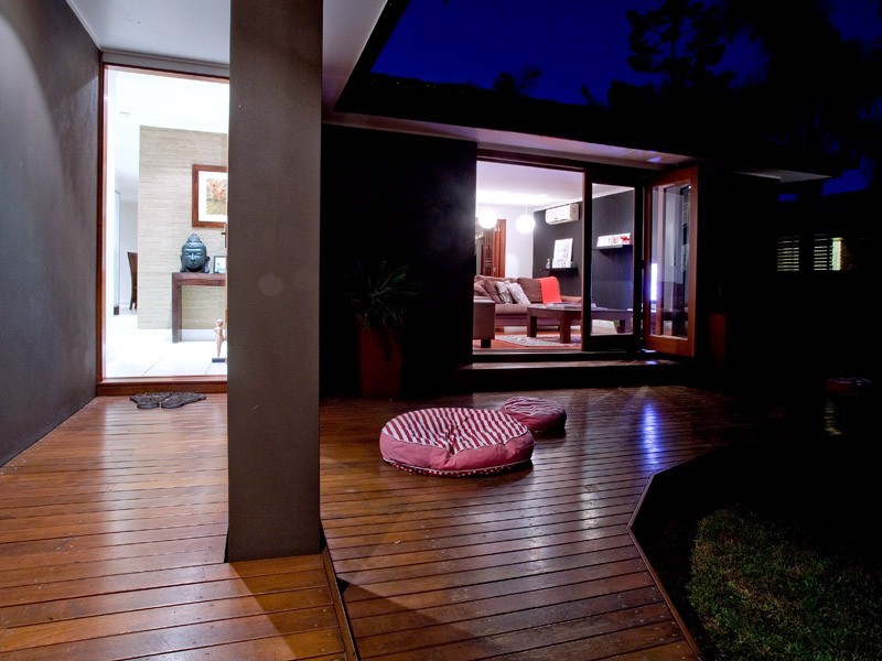 17 Razorbill St, Burleigh Waters QLD 4220