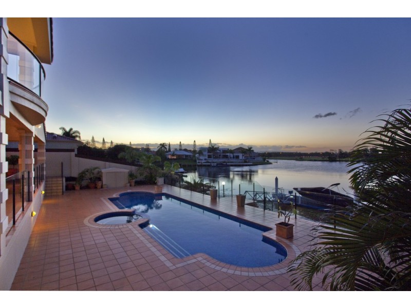 155 Santa Cruz Blvd, Clear Island Waters QLD 4226