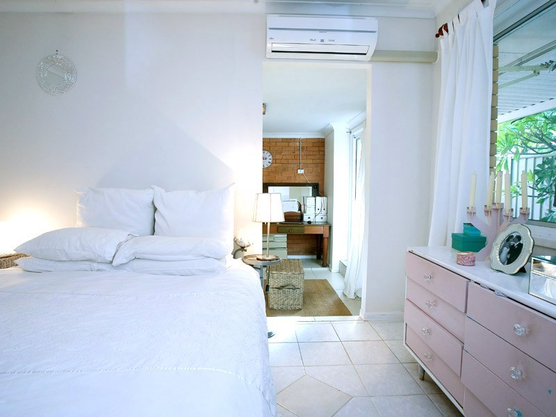 17 Mountain View Ave, Miami QLD 4220