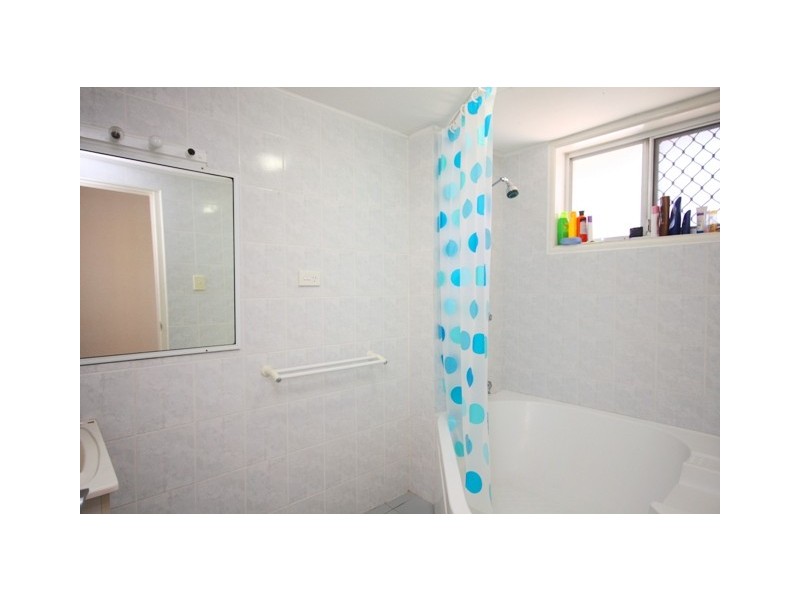 4/42 Monaco St, Broadbeach Waters QLD 4218