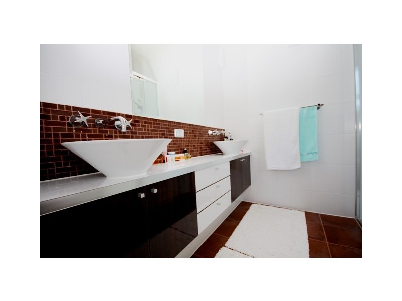 3306 Central Pl, Carrara QLD 4211