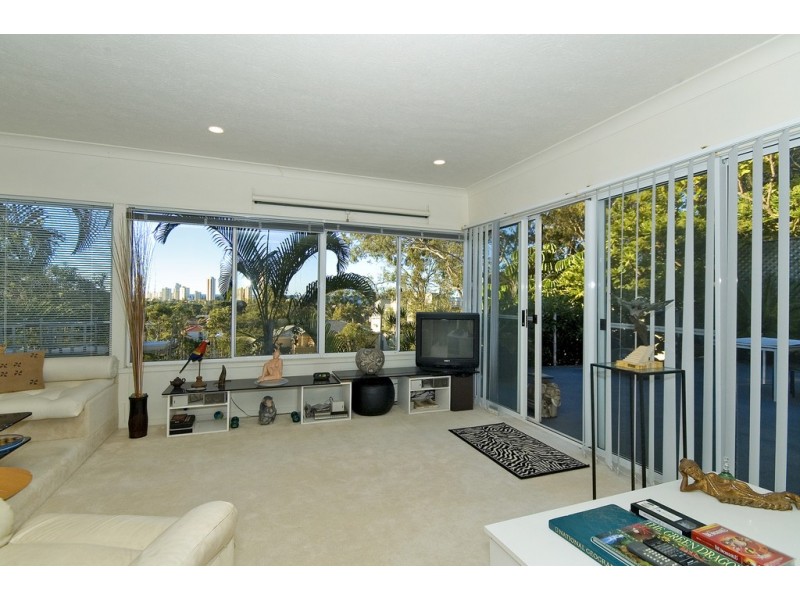 9 View St, Burleigh Heads QLD 4220