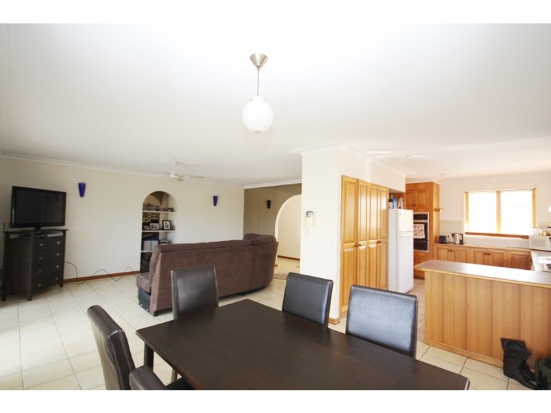 11 Bermuda St, Broadbeach Waters QLD 4218