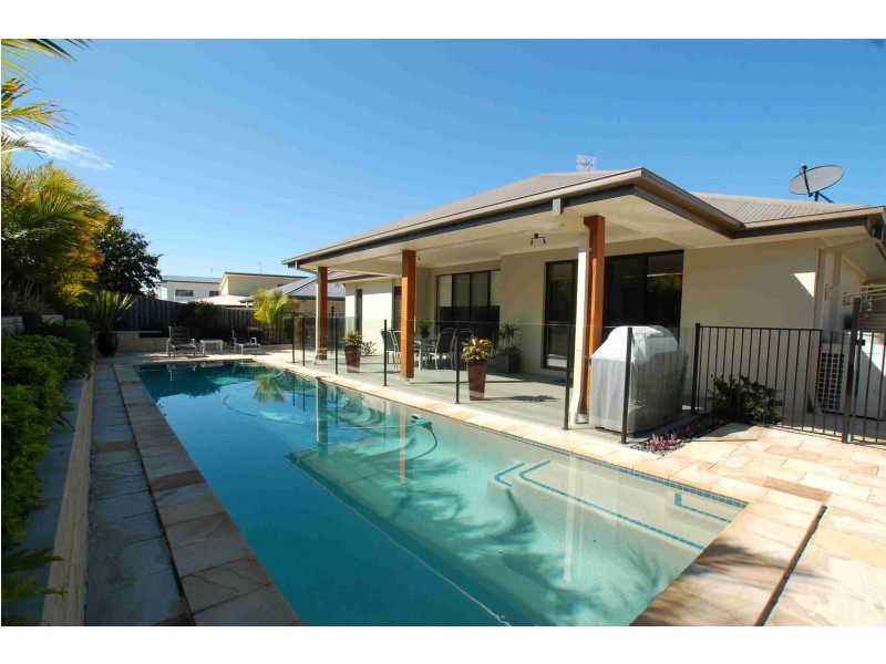 57 Observatory Dr, Reedy Creek QLD 4227