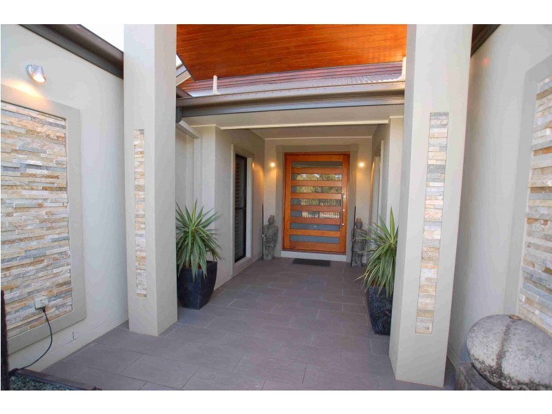 57 Observatory Dr, Reedy Creek QLD 4227