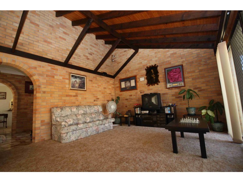 4 Ruff Ct, Burleigh Waters QLD 4220