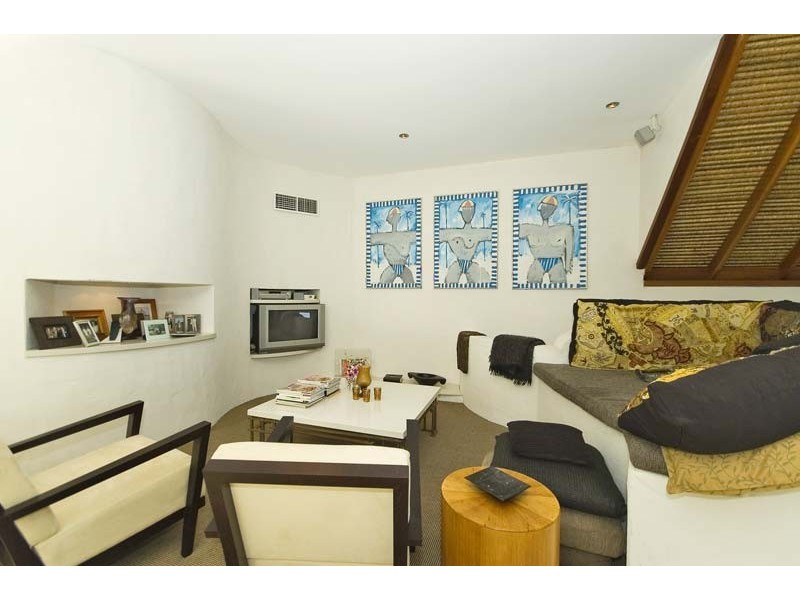 2081 Gold Coast Hwy, Miami QLD 4220