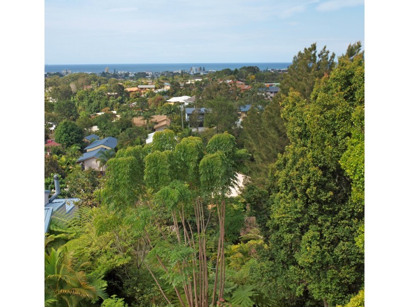 143 K P McGrath Dr, Elanora QLD 4221