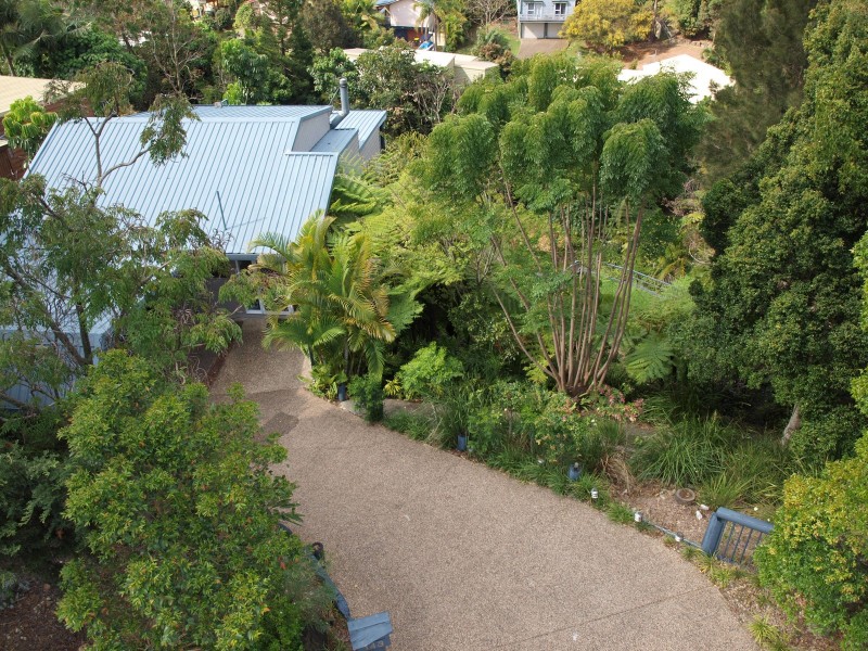143 K P McGrath Dr, Elanora QLD 4221