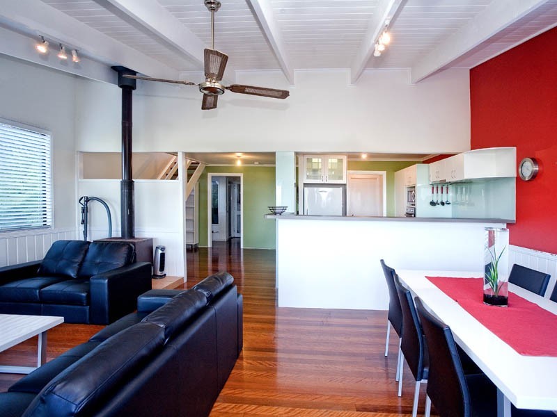 143 K P McGrath Dr, Elanora QLD 4221