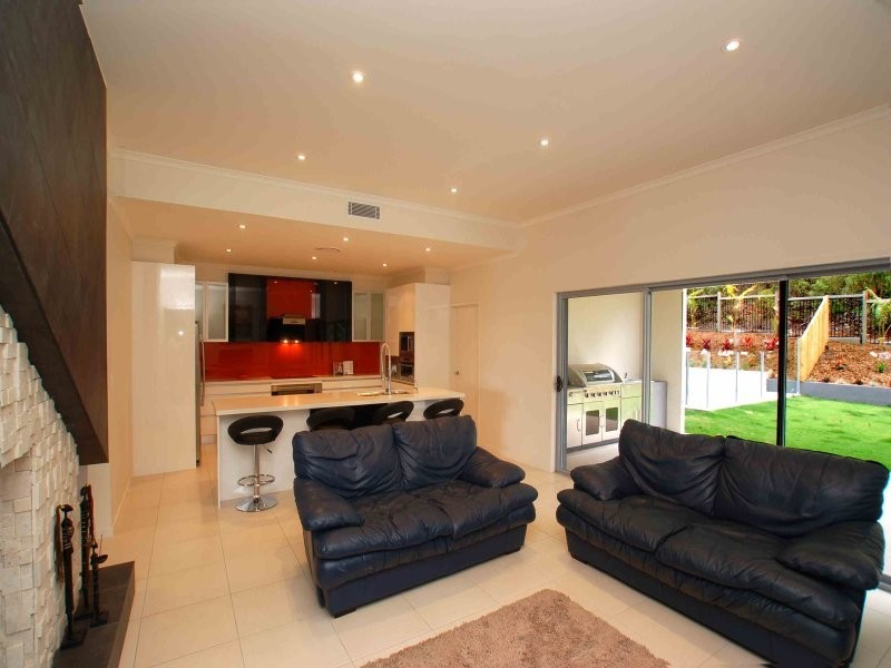 24 Skyburnett St, Reedy Creek QLD 4227