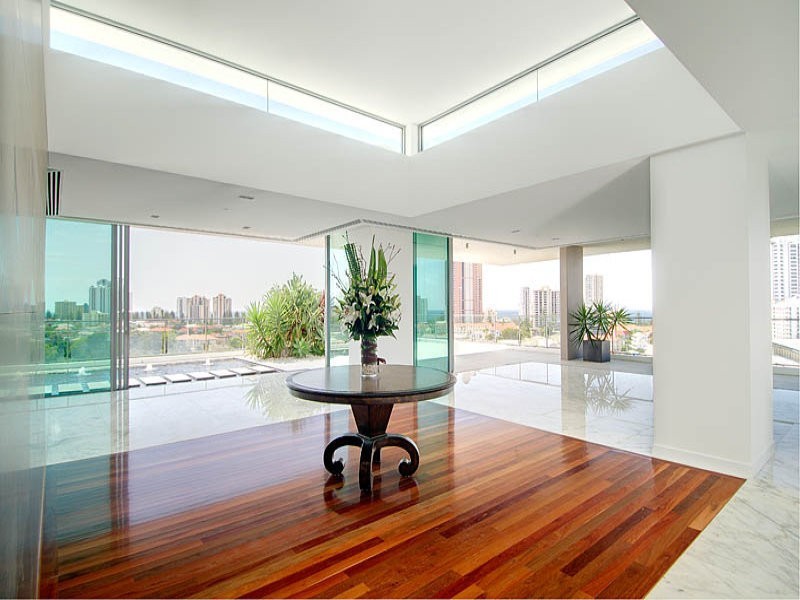 33 Te Peters Dr, Broadbeach QLD 4218