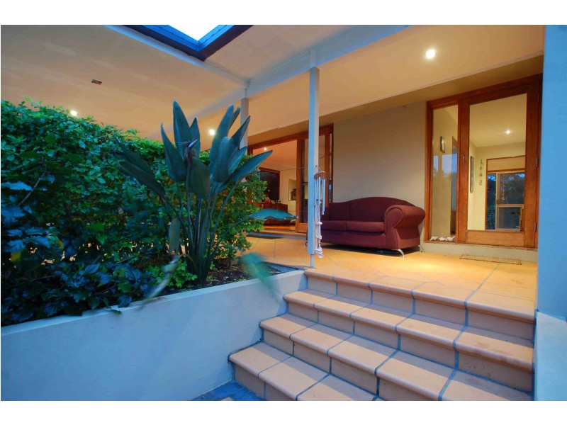 5 Bradley Ave, Miami QLD 4220