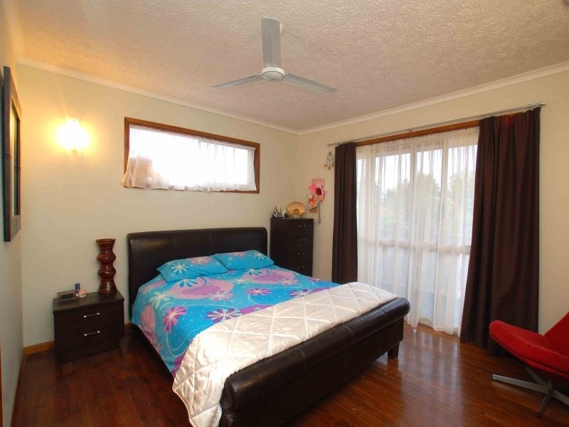 5 Bradley Ave, Miami QLD 4220