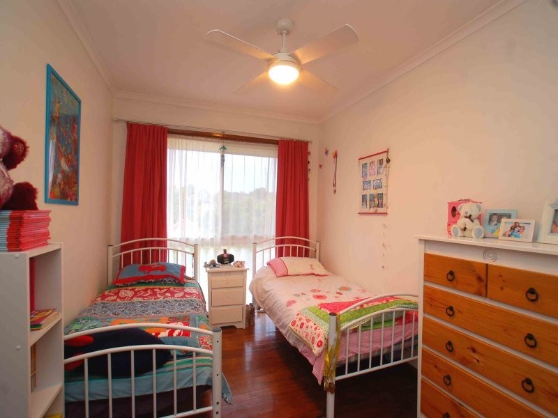 5 Bradley Ave, Miami QLD 4220