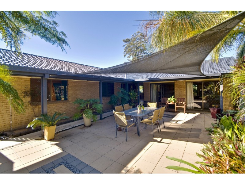 4 Pipit Parade, Burleigh Waters QLD 4220