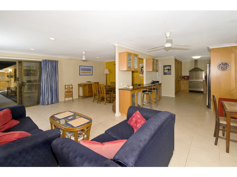 4 Pipit Parade, Burleigh Waters QLD 4220