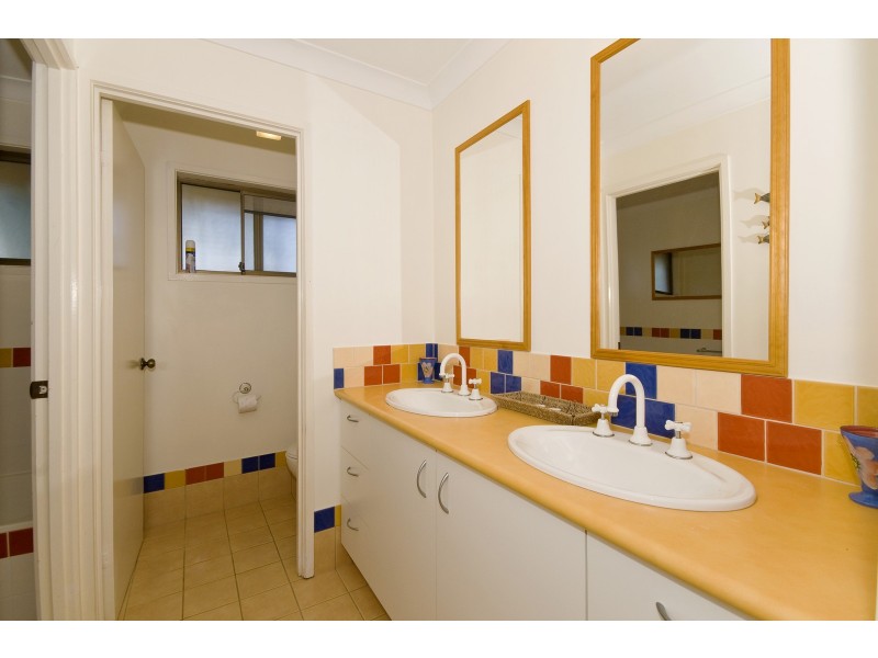 4 Pipit Parade, Burleigh Waters QLD 4220