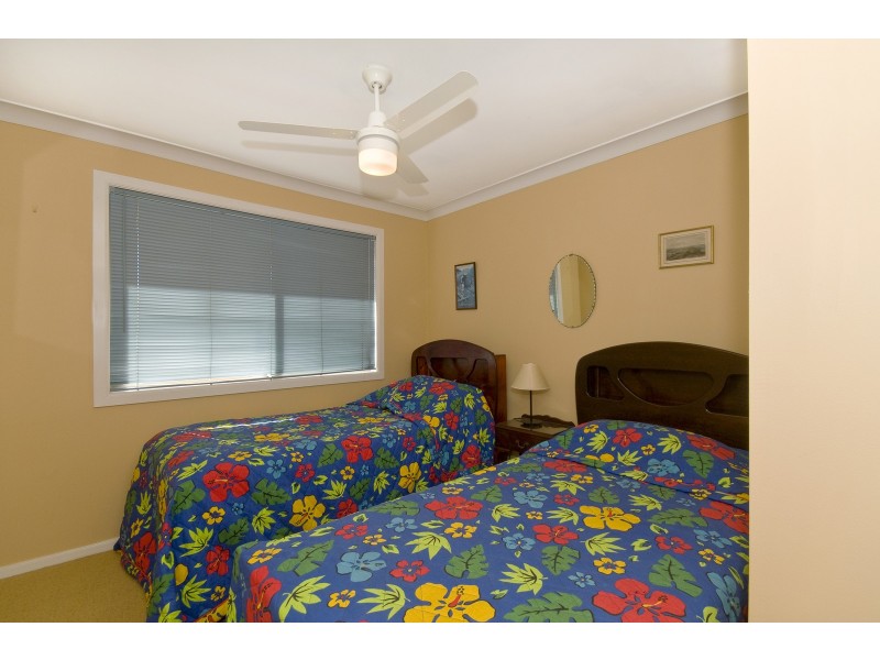 4 Pipit Parade, Burleigh Waters QLD 4220