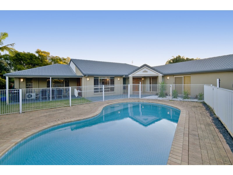 33 Portobello Dr, Mermaid Waters QLD 4218