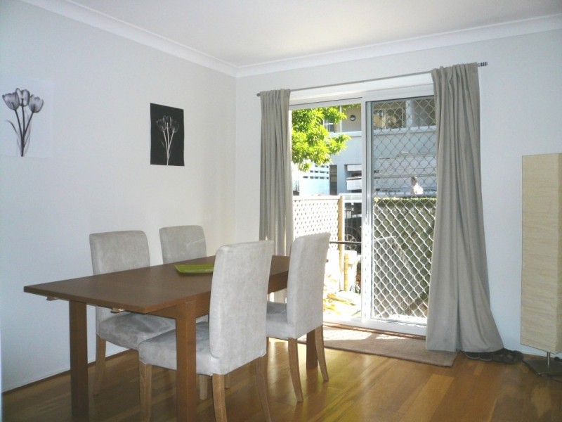 2/14 Hosking Street, Balmain East NSW 2041