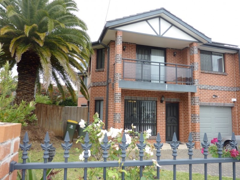 6 Amos Street, Westmead NSW 2145