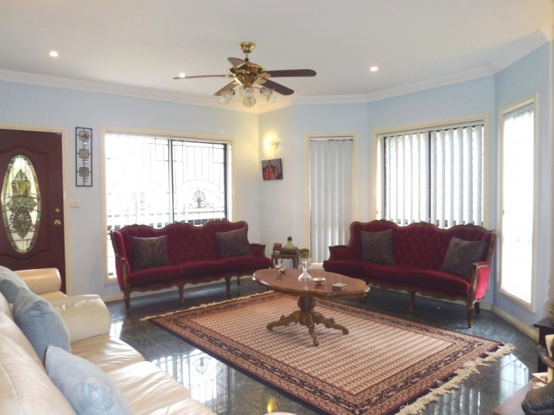 6 Amos Street, Westmead NSW 2145