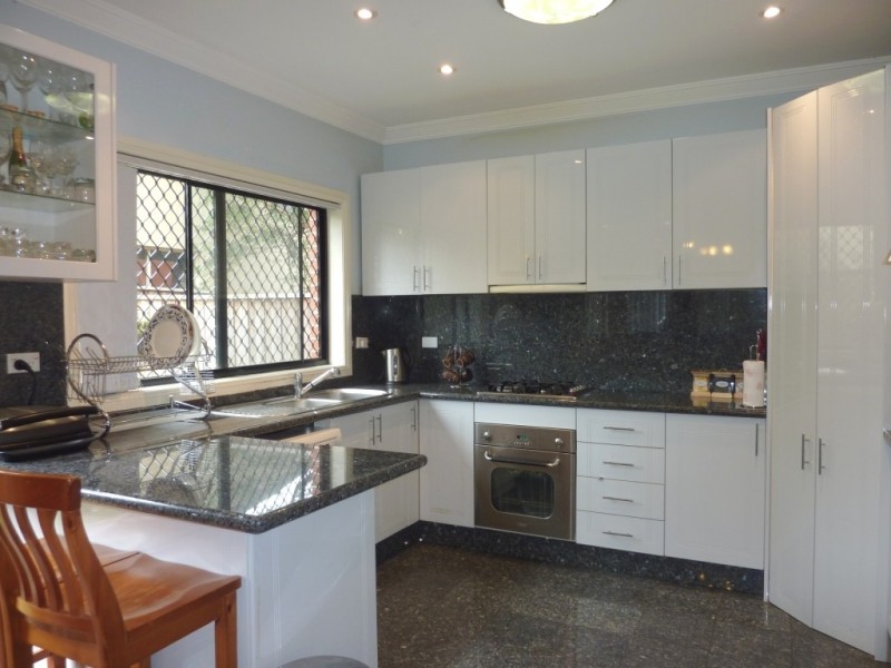 6 Amos Street, Westmead NSW 2145