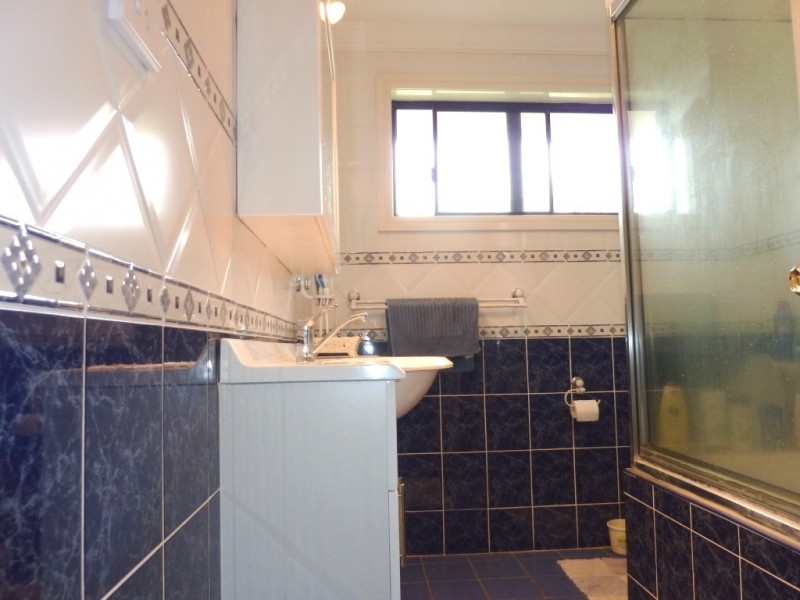 6 Amos Street, Westmead NSW 2145