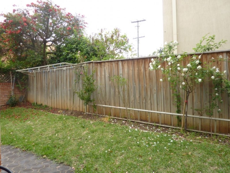 6 Amos Street, Westmead NSW 2145