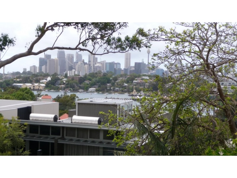 221 Rowntree St, Birchgrove NSW 2041