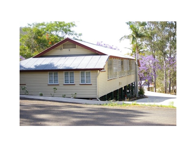 1 First Ave, Somerset Dam QLD 4312
