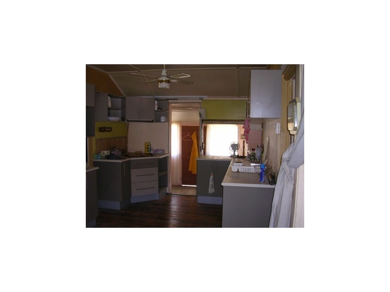 4 Second Ave, Somerset Dam QLD 4312