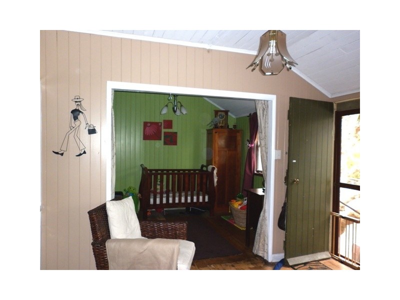 9 Edward St, Somerset Dam QLD 4312