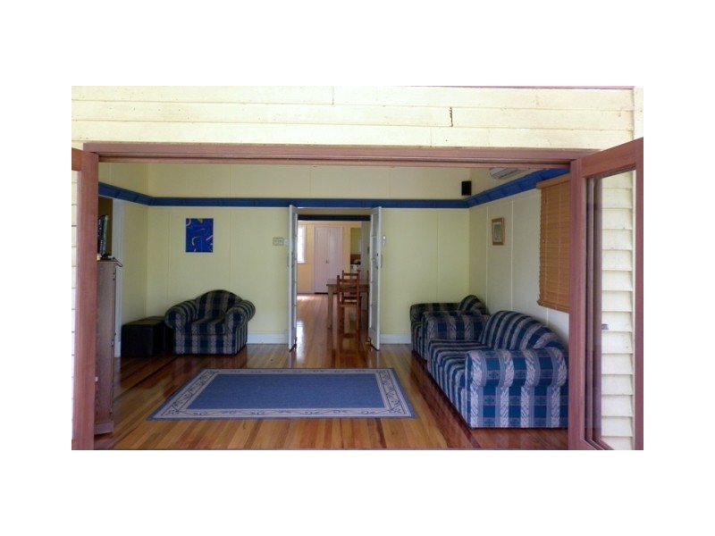 9 King St, Somerset Dam QLD 4312