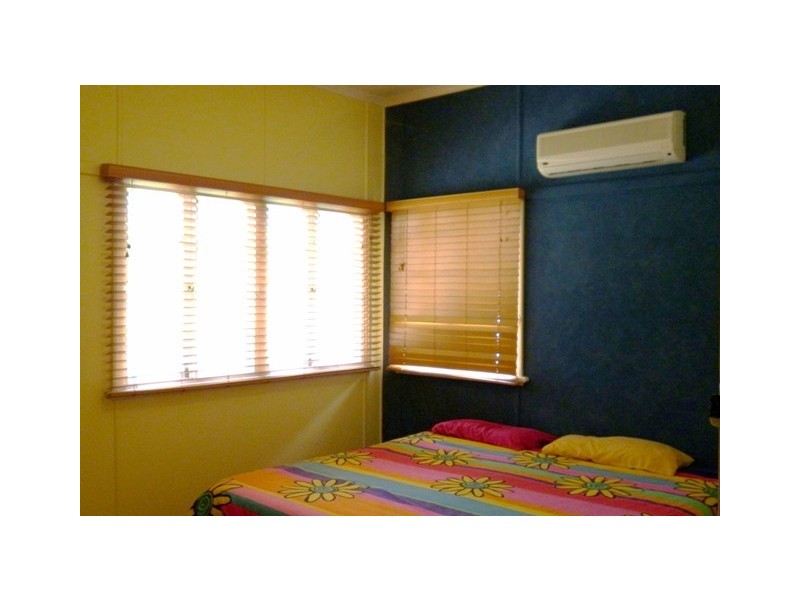 9 King St, Somerset Dam QLD 4312