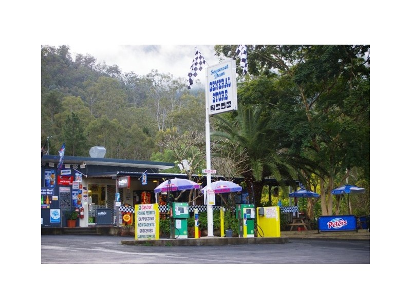 1 Guldbransen St, Somerset Dam QLD 4312