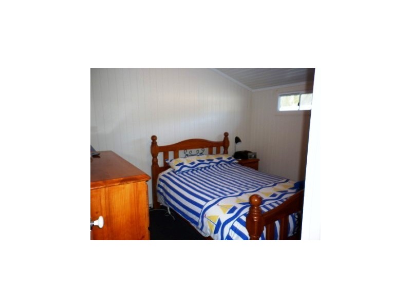 1 Guldbransen St, Somerset Dam QLD 4312