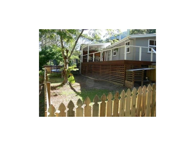 10 Jubilee St, Somerset Dam QLD 4312