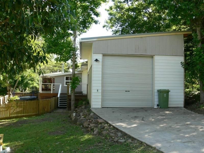 10 Jubilee St, Somerset Dam QLD 4312