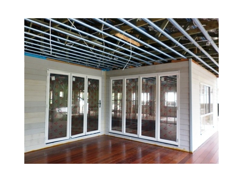 11 First Ave, Somerset Dam QLD 4312