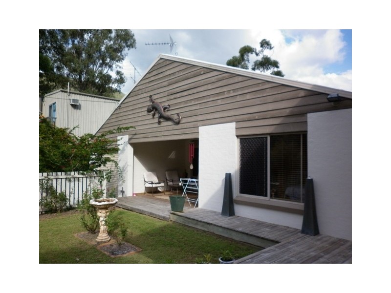 3 Guldbransen St, Somerset Dam QLD 4312