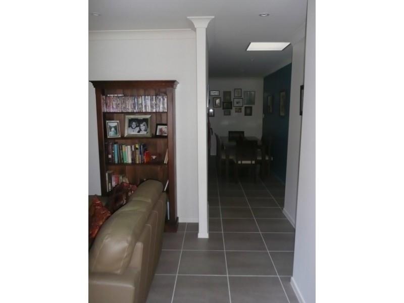 3 Guldbransen St, Somerset Dam QLD 4312