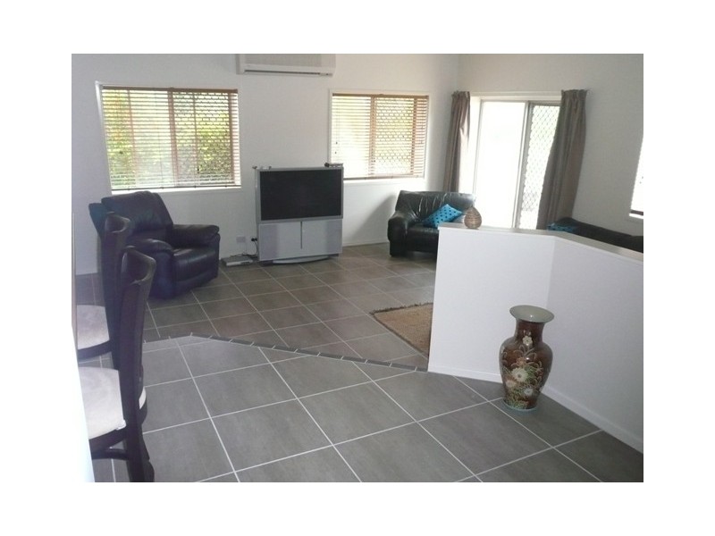 3 Guldbransen St, Somerset Dam QLD 4312