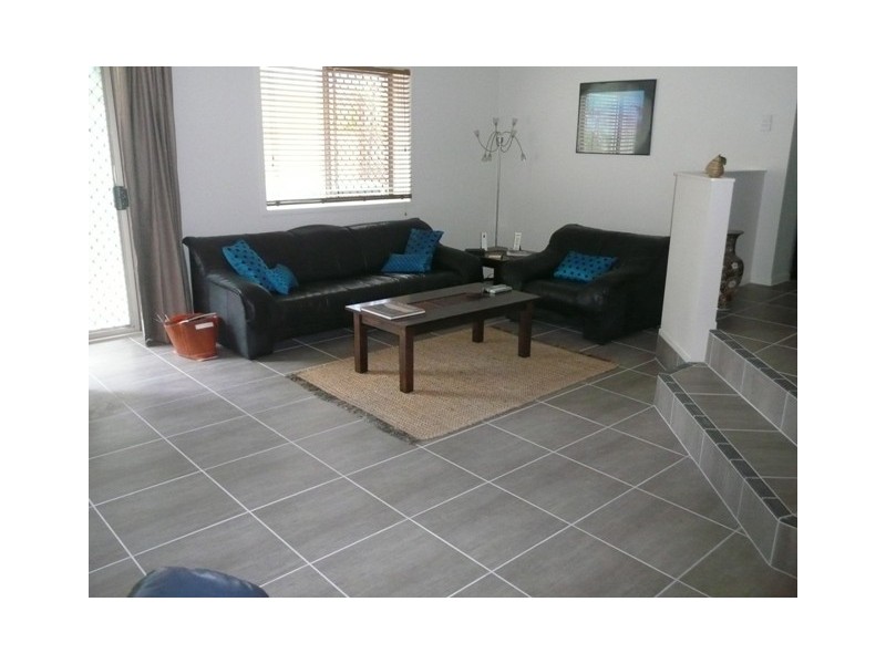 3 Guldbransen St, Somerset Dam QLD 4312