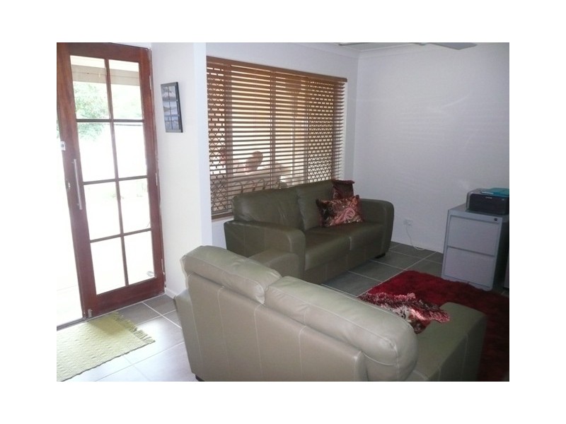 3 Guldbransen St, Somerset Dam QLD 4312