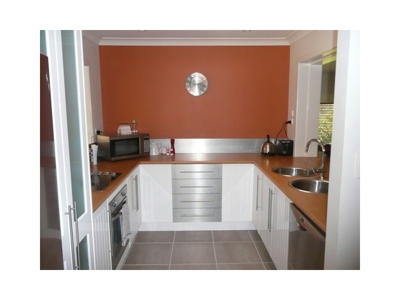 3 Guldbransen St, Somerset Dam QLD 4312