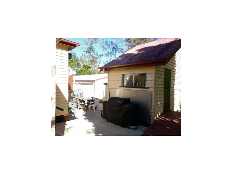 1 King ST, Somerset Dam QLD 4312